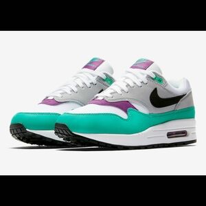 Nike Black and White Low-Top Sneakers Air Max 1 Brand New With Box